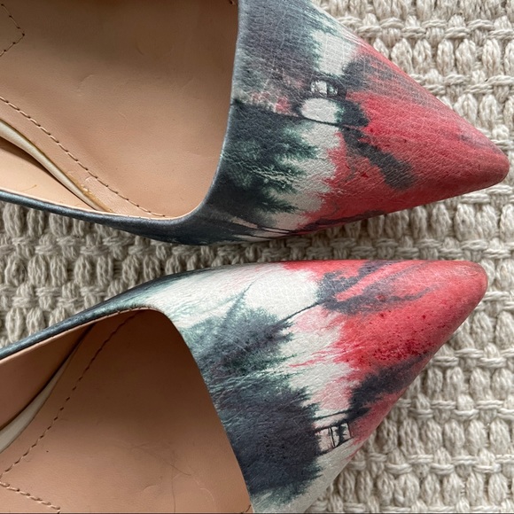 Charles David Kitten Pumps, Size 6 - Picture 7 of 11